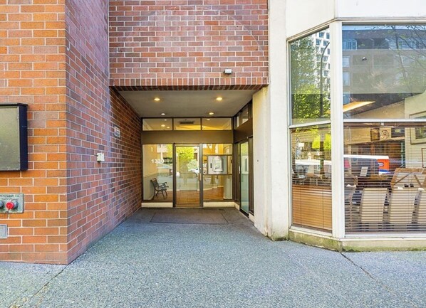 تفاصيل الفندق من الخارج