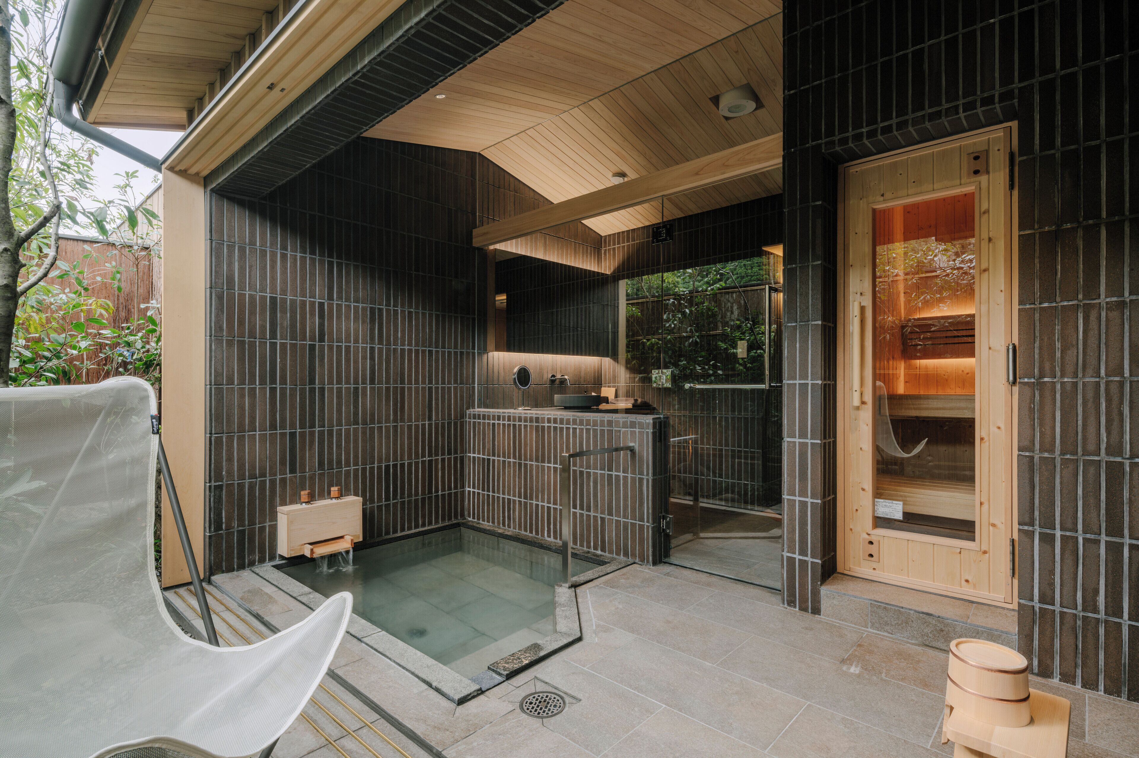 ينابيع ساخنة