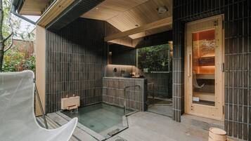 ينابيع ساخنة