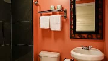 Habitació individual estàndard | Bany | Banyera, tovalloles, sabó i xampú