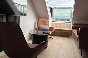 Fernseher, Stereoanlage