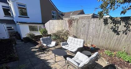 Family-friendly cosy home with a spacious garden