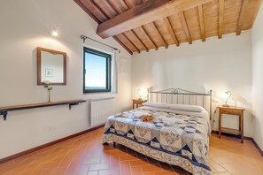 Bügeleisen/Bügelbrett, kostenloses WLAN, Bettwäsche