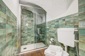 Douche, serviettes fournies