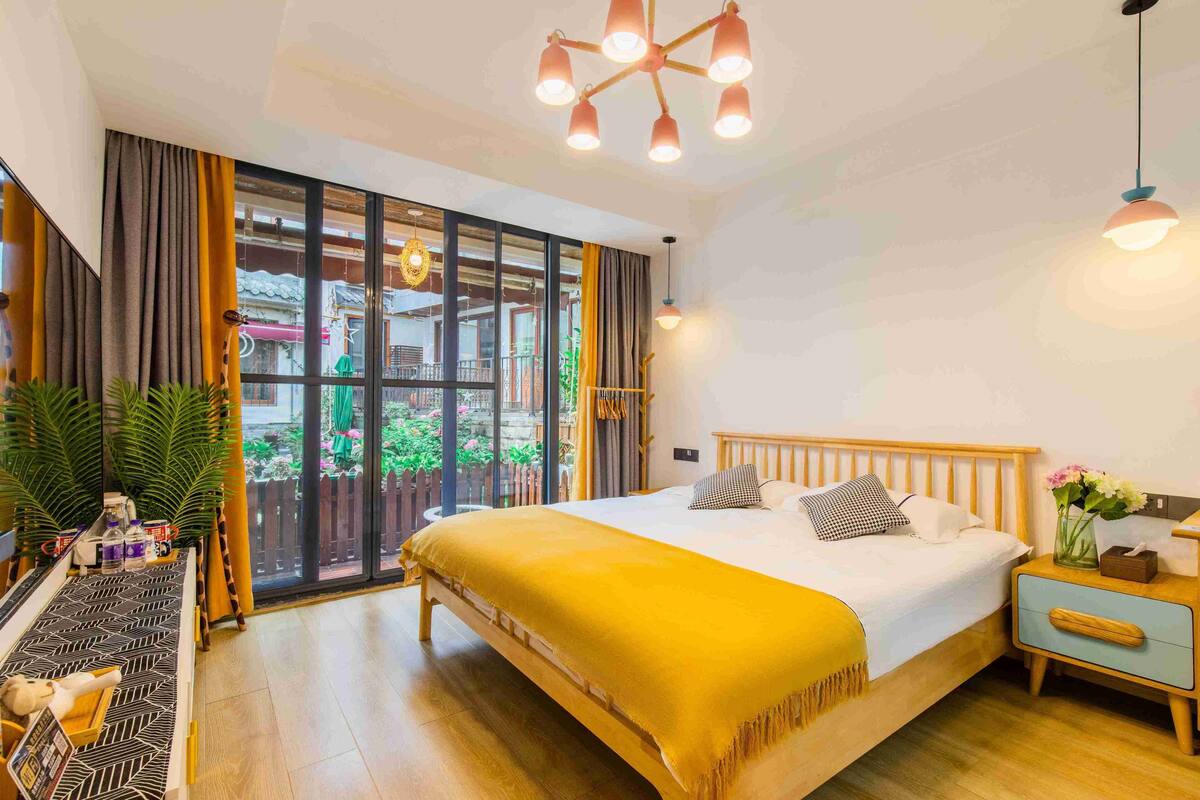 Kamar Double Klasik, pemandangan kebun | Meja kerja, ruang kerja ramah laptop, dan Wi-Fi gratis