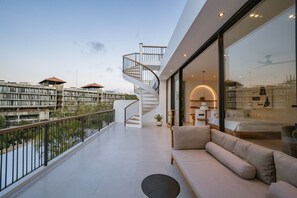 Villa Luxe, 3 chambres, vue piscine | Vue depuis le balcon
