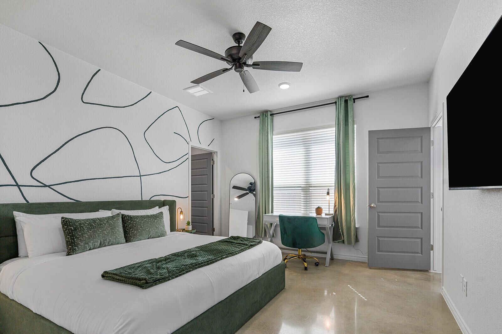 3 bedrooms, iron/ironing board, free WiFi, bed sheets