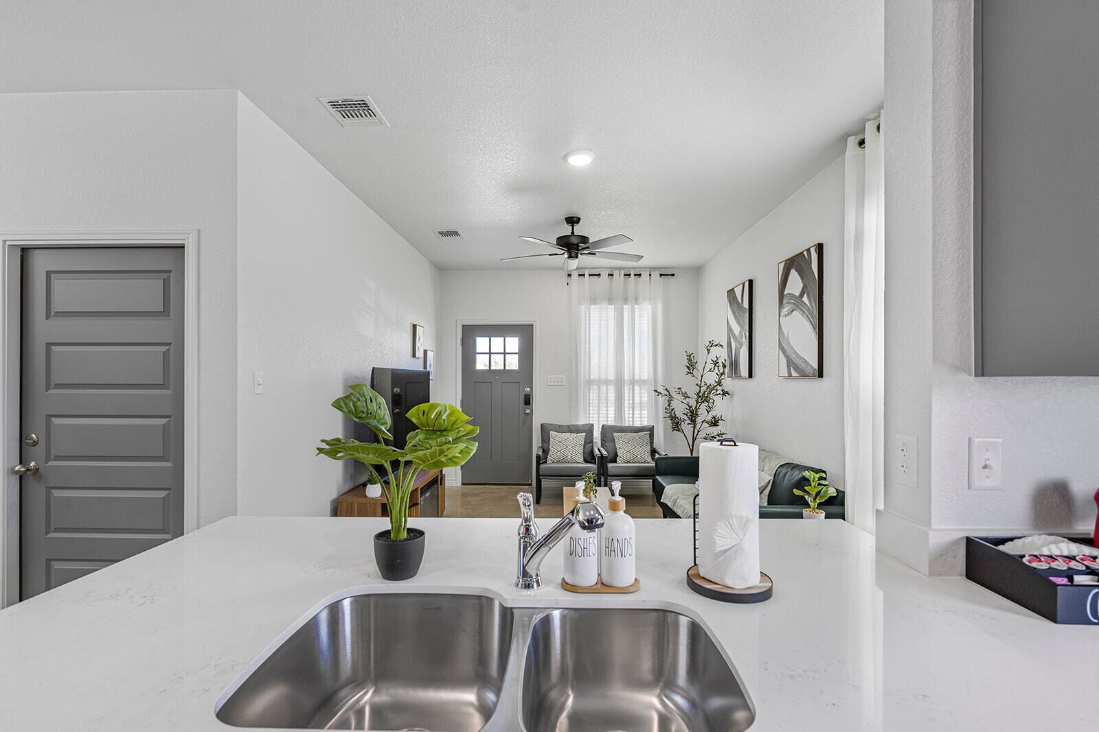 Charming 3-bedroom Close To Hospital And Power Plant, Workspaces, Fenced Yard - Temple, TX