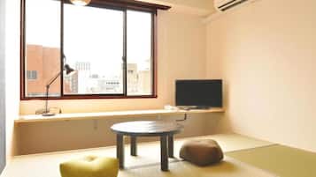 Japanese-style Room with Bathroom, Non Smoking | Desk, free WiFi