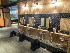Public bath - HOTEL LiVEMAX Kagoshima Tenmonkan (Kagoshima)