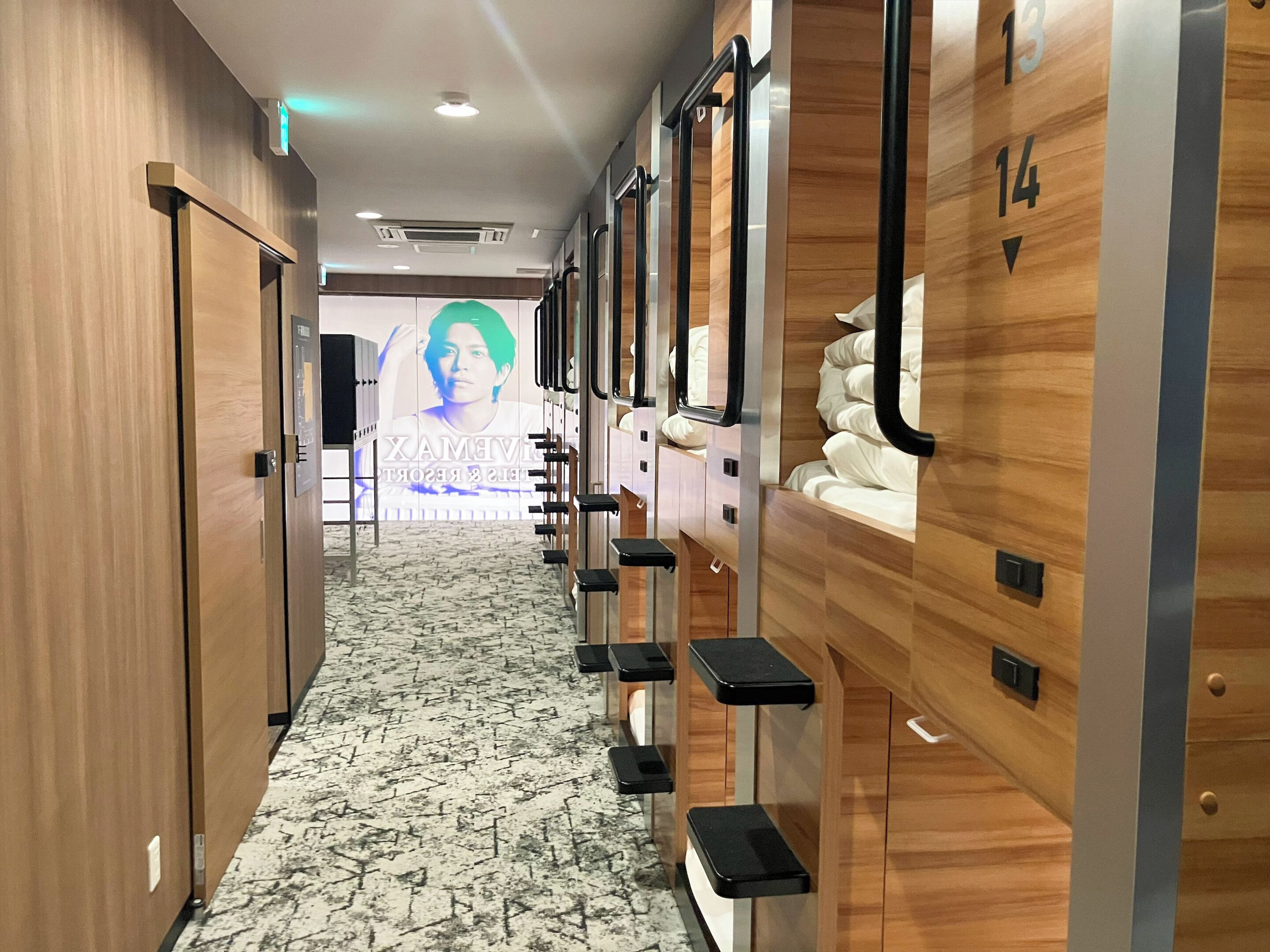 Cabin, chỉ dành cho nam | Bàn, truy cập Internet không dây miễn phí 