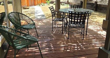 NEW! The Hideaway Yosemite Foothill Retreat Lovely 3-bedroom house. Pet Friendly