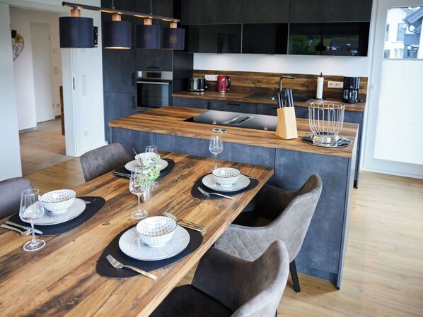 Dining - Nice apartment for 4 guests with WIFI, TV, terrace and pets allowed (Plettenberg)