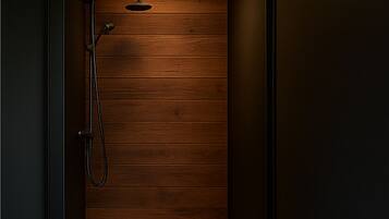 Classic-mökki, patio, näköala puutarhaan | Kylpyhuone