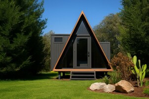 Classic Cabin, Patio, Garden View | Free WiFi