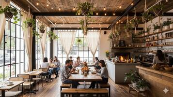 Daily continental breakfast (MXN 10 per person)