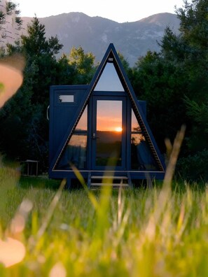 Classic Cabin, Patio, Garden View | Free WiFi