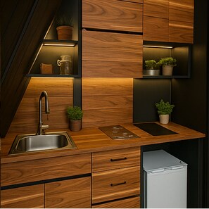 Family Cabin, Patio, Garden View | Private kitchen