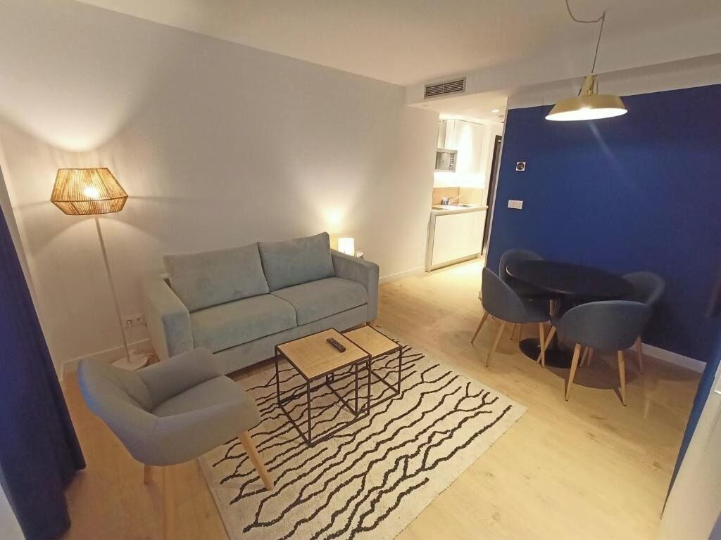 Ocean Breeze Gros Two Apartment Near San Sebastiáns Surfing Beach - Astigarraga