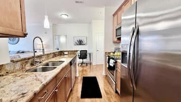 Microwave, oven, dishwasher, coffee/tea maker