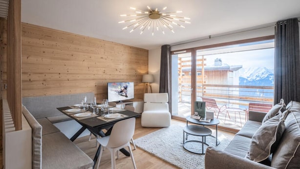 Living area - Beautiful new Apartment, Close to the Slopes (Huez)