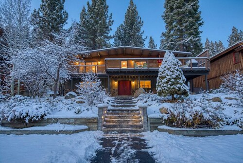 Rustic Tahoe Retreat | Forest Views + Near Lake
