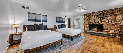 6 Schlafzimmer, Schreibtisch, Reisekinderbett, WLAN