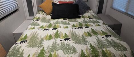 1 habitación, wifi y ropa de cama