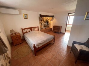 8 bedrooms, free WiFi