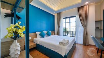 Luxury Villa, Garden View | Egyptian cotton sheets, premium bedding, memory-foam beds, desk