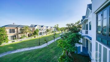 Luxury Villa, Garden View | Balcony
