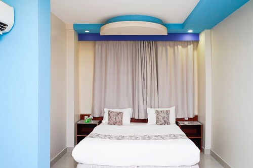 Spacious King Room Deluxe Comfort in Muscat