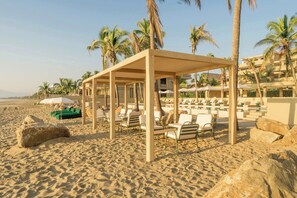 On the beach - Anera: Seaside Luxury Retreat with Ocean Views (Playa Blanca)