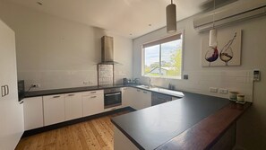 Réfrigérateur, micro-ondes, four, lave-vaisselle