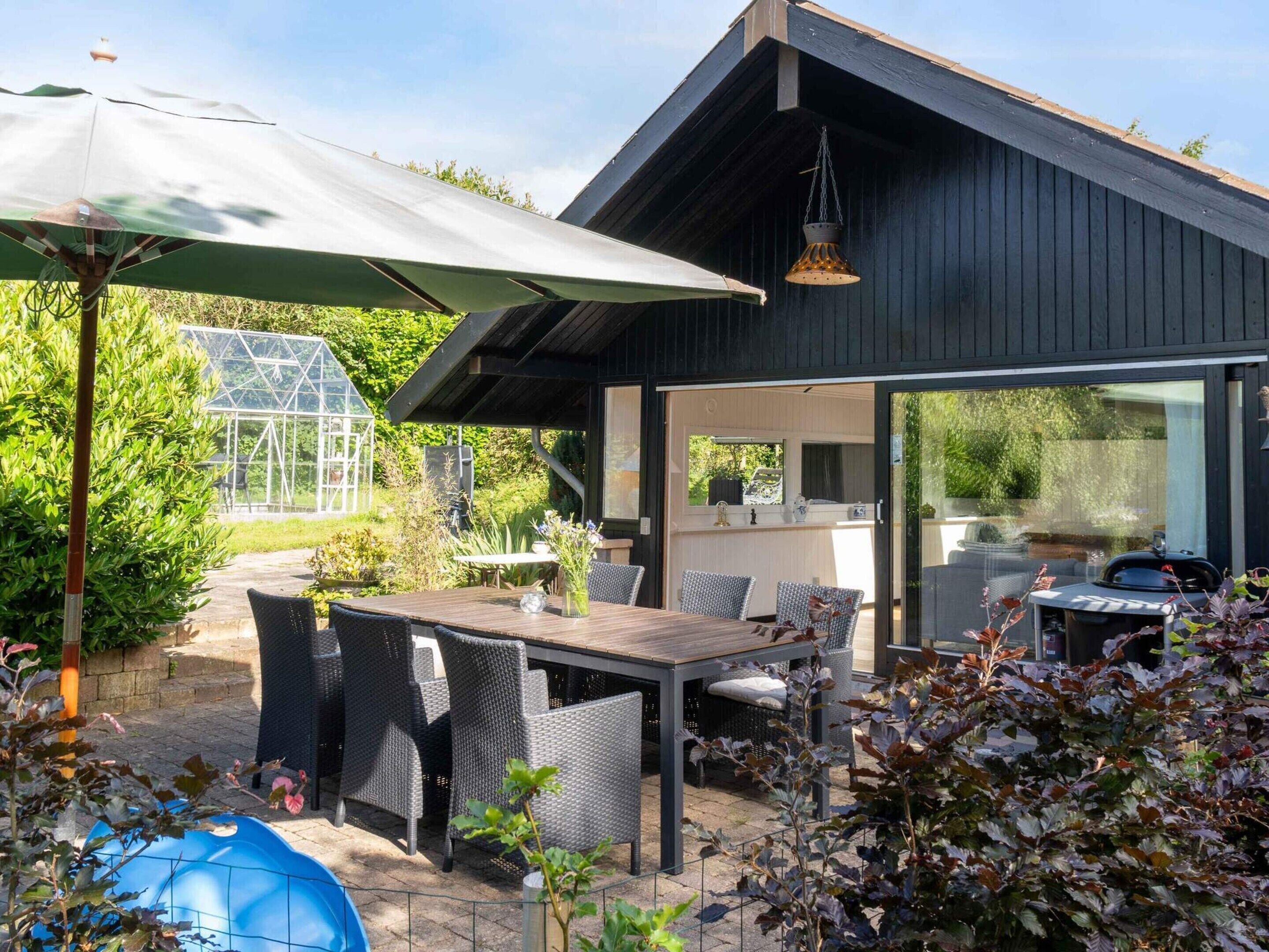 House | Outdoor dining