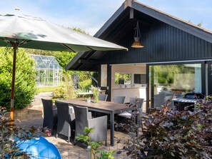 House | Outdoor dining - 5 Star Holiday Home in Nykobing Sj (Nykobing Sjaelland)