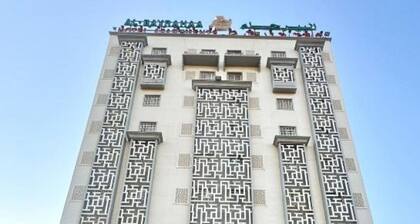 Opulent 2BR Haven Designer Stay in Muscat