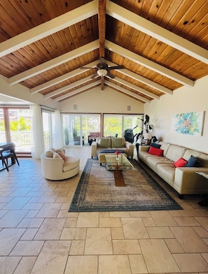 Smart-TV, DVD-spiller og PC-skjermer