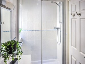 Towels - Picked for its superb sea views and walking distance to the beach. (Pendine)
