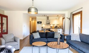 Living area - Apartment Near Lake Geneva With Jacuzzi (Abondance)