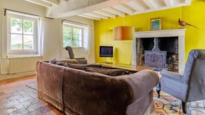 House | Living room - Spacious Farmhouse With Garden in Val de Loire (Palluau-sur-Indre)
