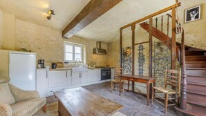 House | Private kitchen - Spacious Farmhouse With Garden in Val de Loire (Palluau-sur-Indre)