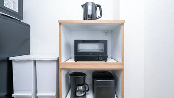 冰箱、微波炉、炉灶、厨具/餐具