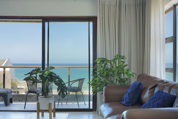 Dobbelt- eller tomannsrom – superior, balkong, sjøutsikt | Skrivebord, skrivebord for bærbar PC og wi-fi (inkludert)