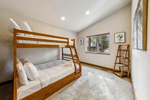 4 bedrooms, iron/ironing board, travel crib, free WiFi