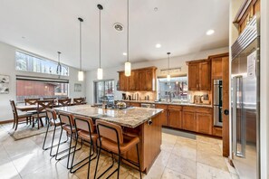 Fridge, microwave, oven, stovetop - Tasteful 4br Modern Mountain Lodge: Hot Tub, Pool Table, Foosball, Close to Heavenly, Dog Friendly (South Lake Tahoe)
