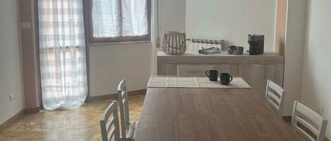 Apartment | Dining