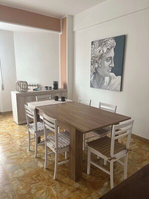 Apartment | Dining