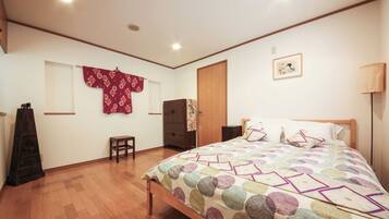 2 bedrooms, desk, iron/ironing board, free WiFi