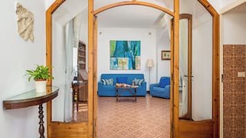 Exclusive House, Sea View | Living area | 42-inch flat-screen TV with digital channels